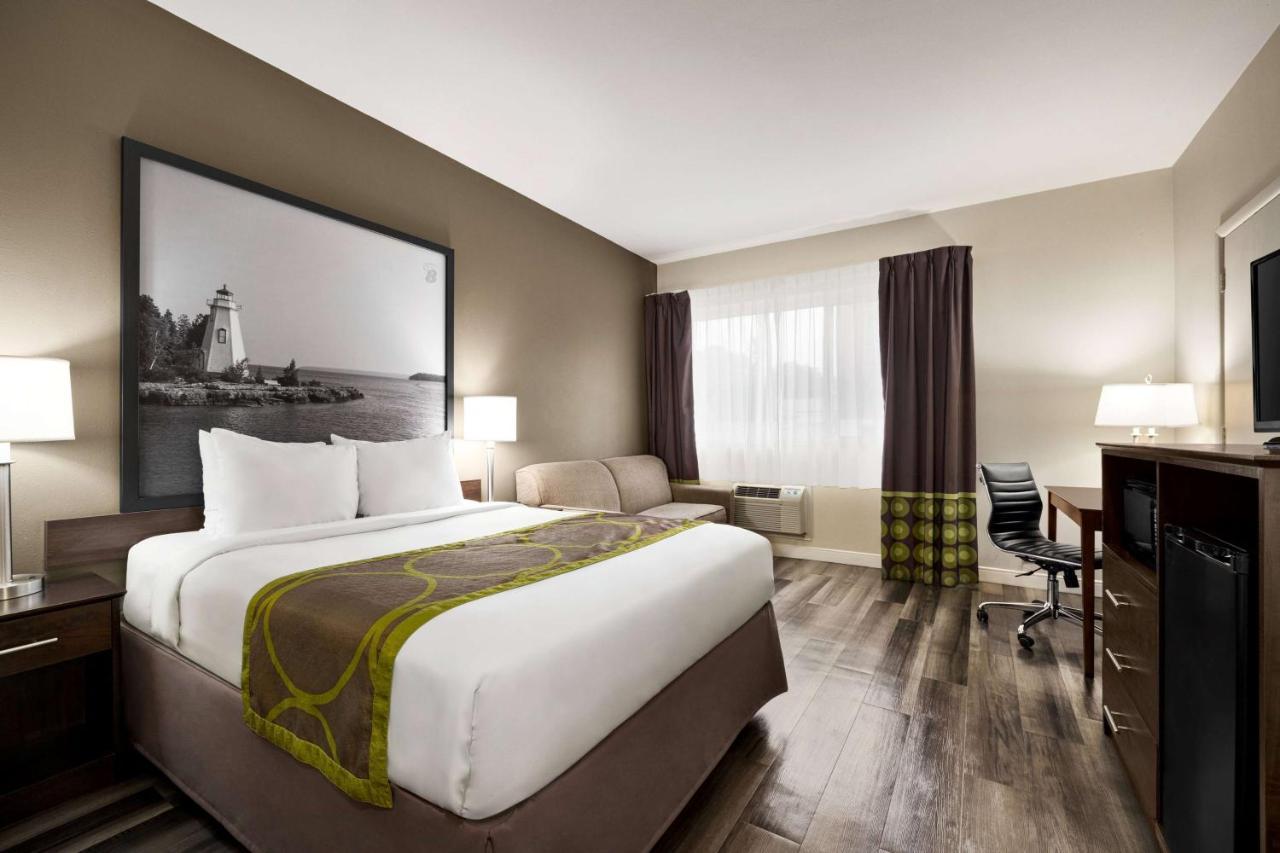 Hotel Super 8 By Wyndham Sarnia On Esterno foto