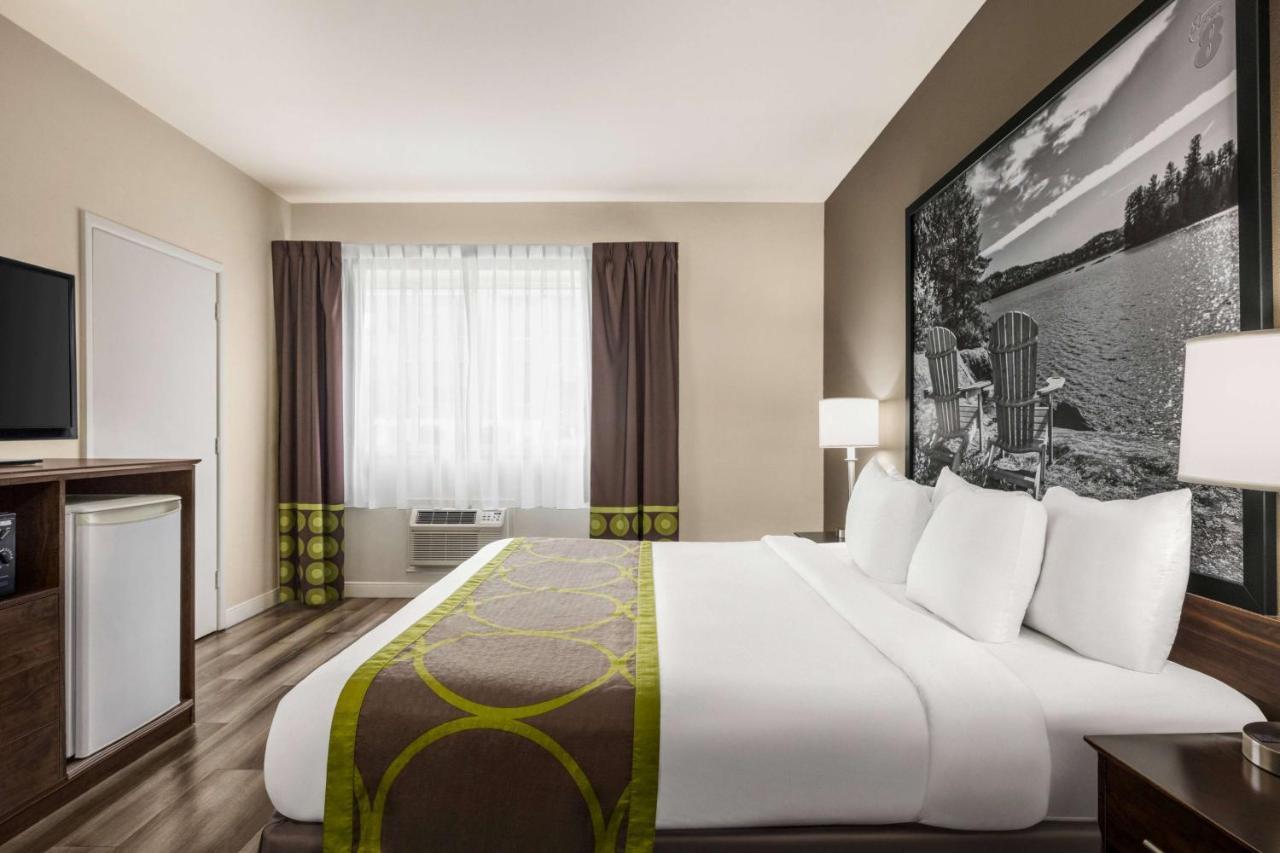 Hotel Super 8 By Wyndham Sarnia On Esterno foto