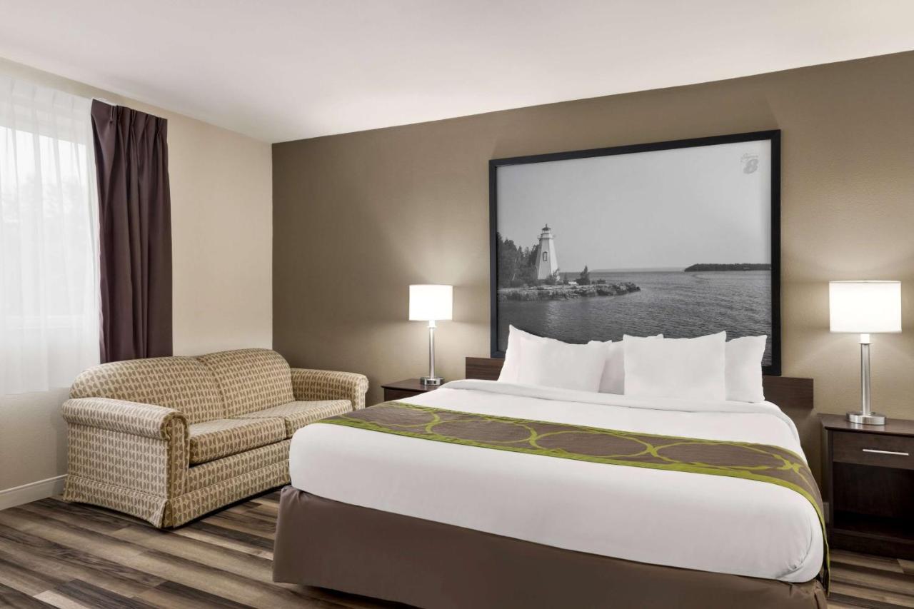 Hotel Super 8 By Wyndham Sarnia On Esterno foto