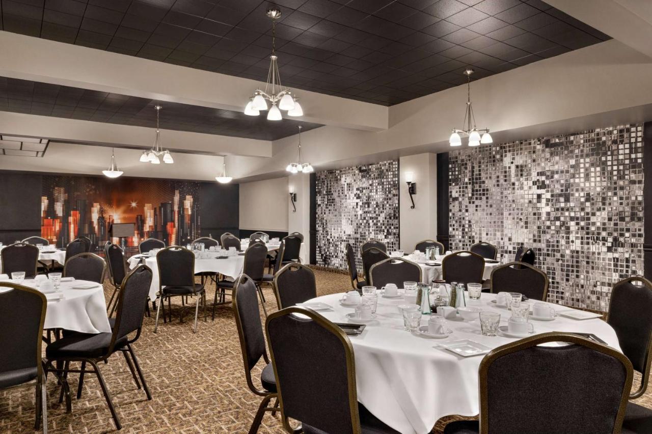 Hotel Super 8 By Wyndham Sarnia On Esterno foto