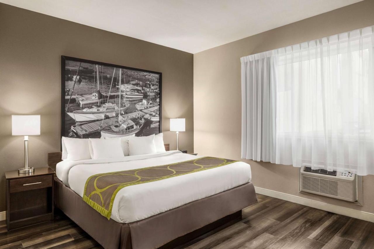 Hotel Super 8 By Wyndham Sarnia On Esterno foto