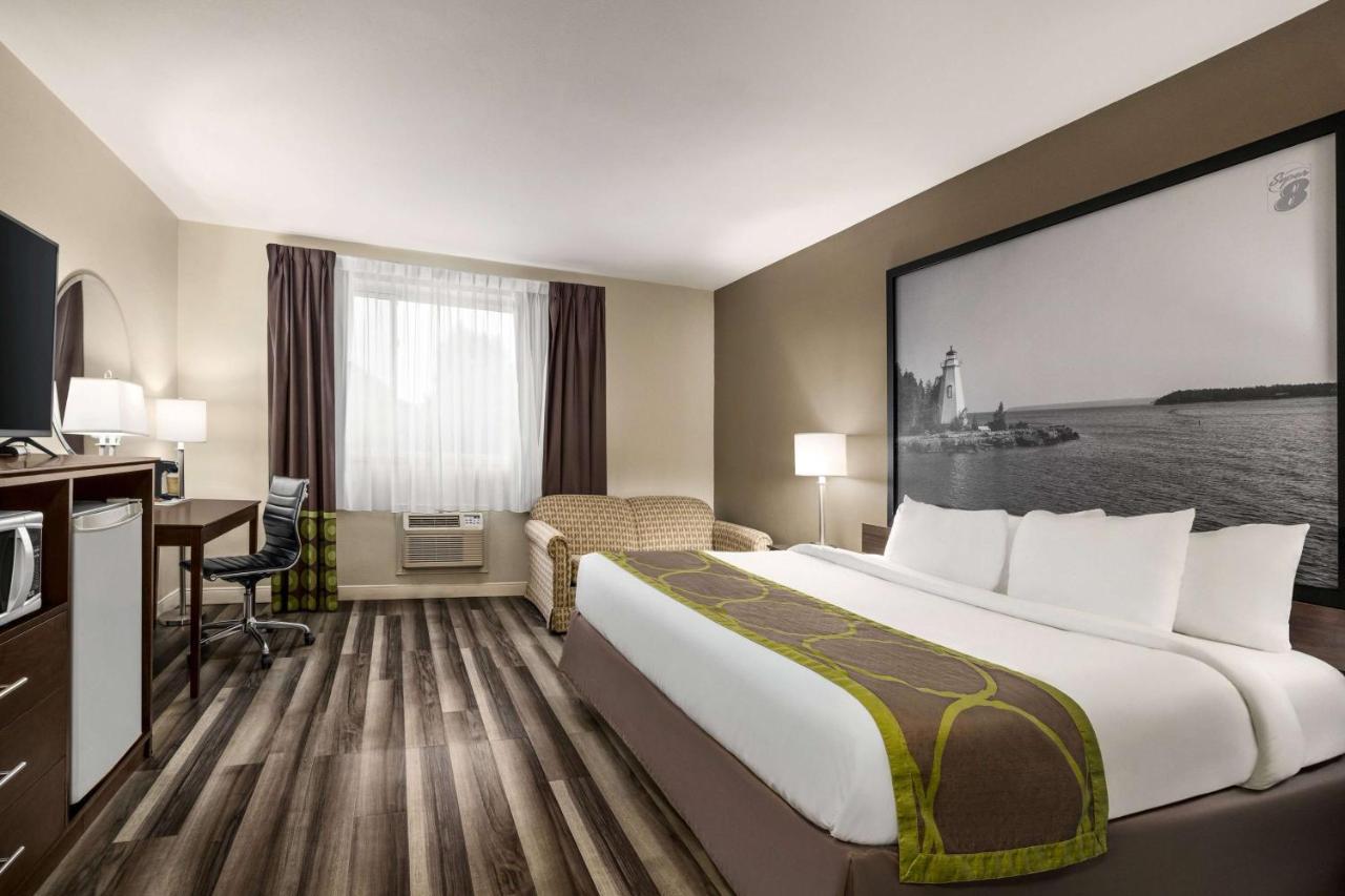 Hotel Super 8 By Wyndham Sarnia On Esterno foto